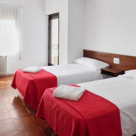 Hostal La Torre Benicassim Bagian luar foto