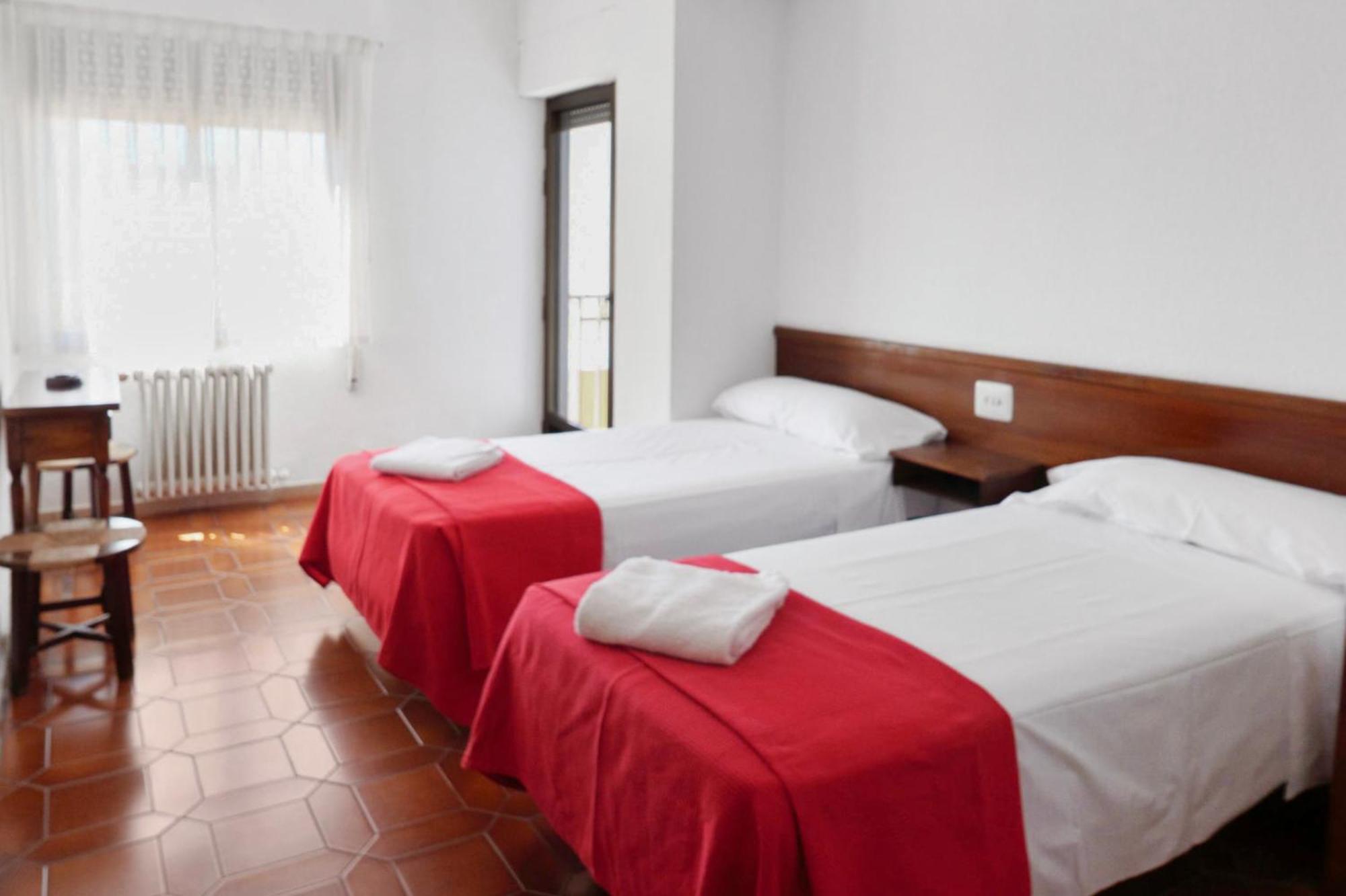 Hostal La Torre Benicassim Bagian luar foto