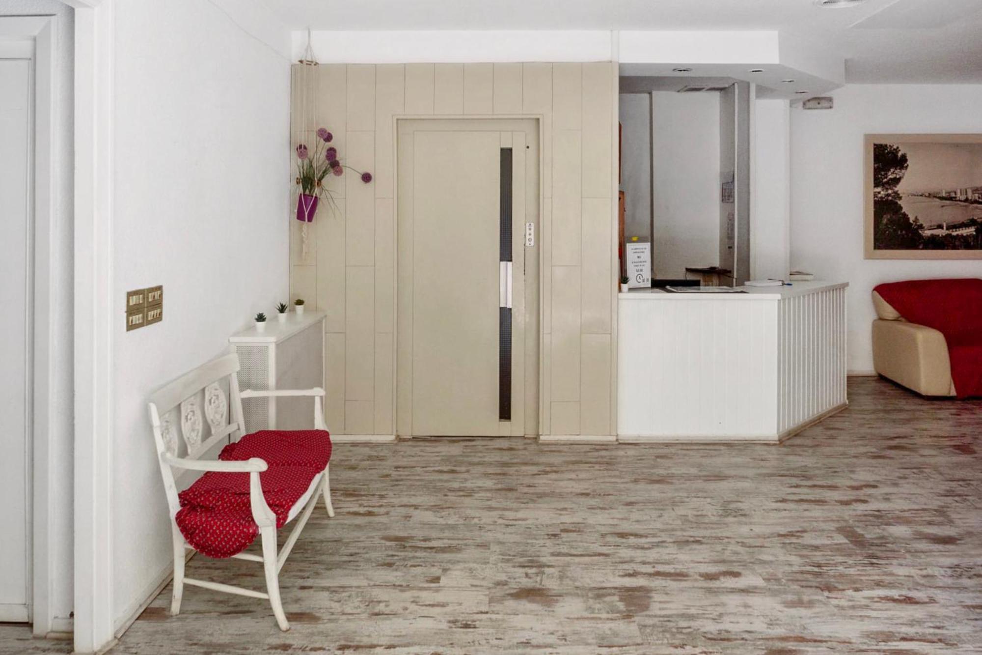 Hostal La Torre Benicassim Bagian luar foto